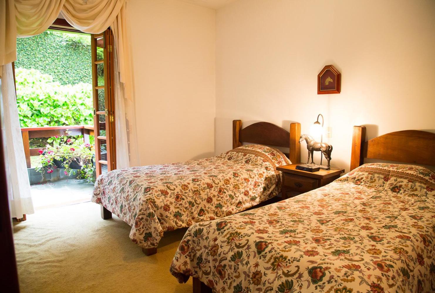 Apartamento Para Temporada No Alto Do Capivari Campos do Jordao Ruang foto